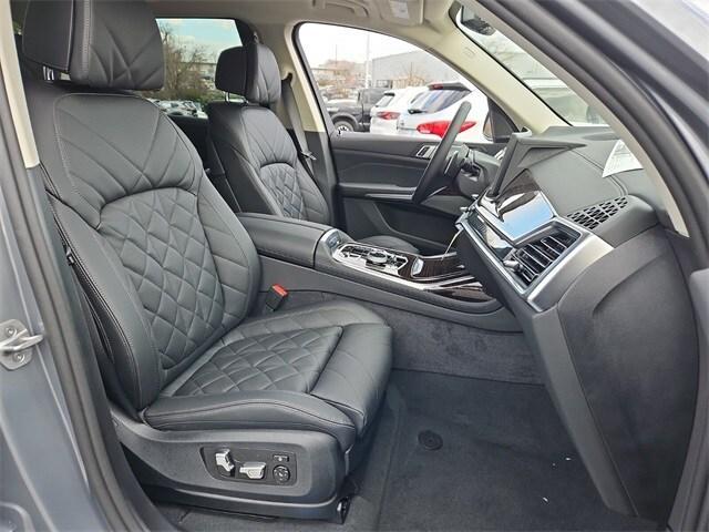 new 2025 BMW X7 car, priced at $96,010