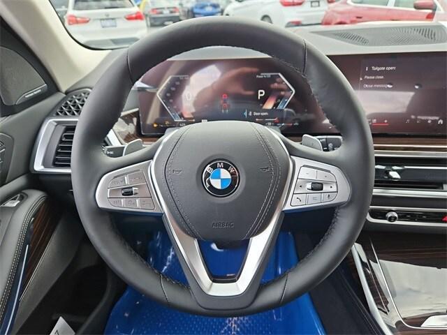new 2025 BMW X7 car, priced at $96,010