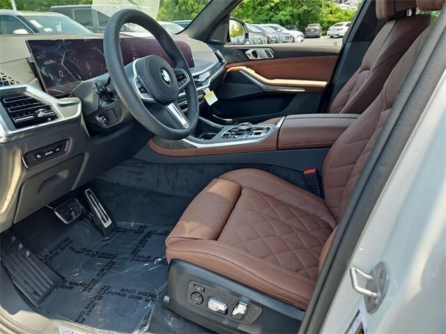 new 2026 BMW X7 car, priced at $98,275
