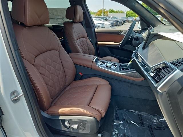 new 2026 BMW X7 car, priced at $98,275