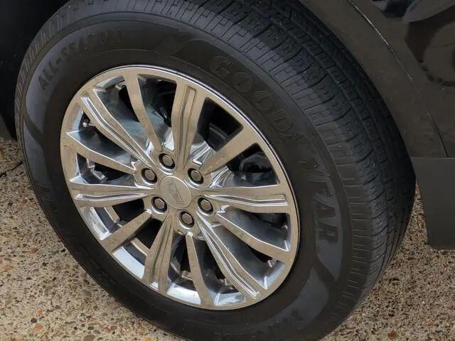 used 2018 Cadillac XT5 car, priced at $19,565