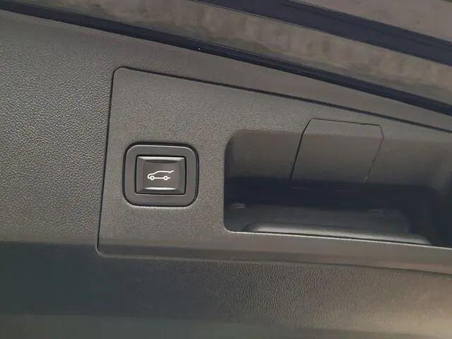 used 2018 Cadillac XT5 car, priced at $19,565