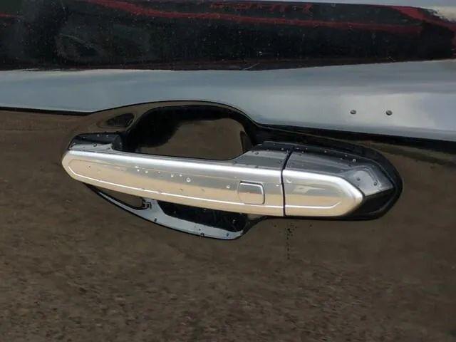 used 2018 Cadillac XT5 car, priced at $19,565