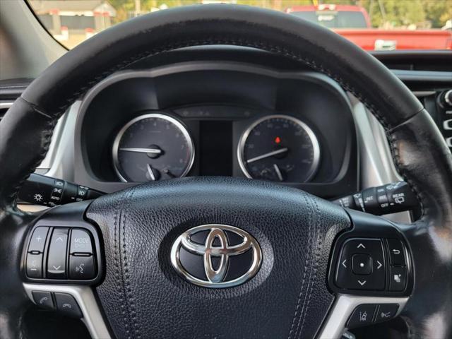 used 2018 Toyota Highlander car, priced at $24,795