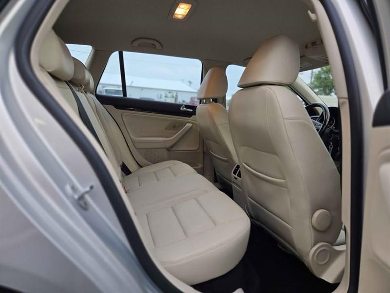 used 2012 Volkswagen Jetta SportWagen car, priced at $8,595