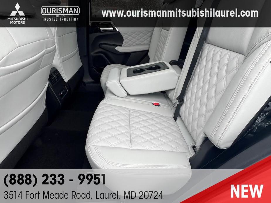new 2024 Mitsubishi Outlander car, priced at $37,501