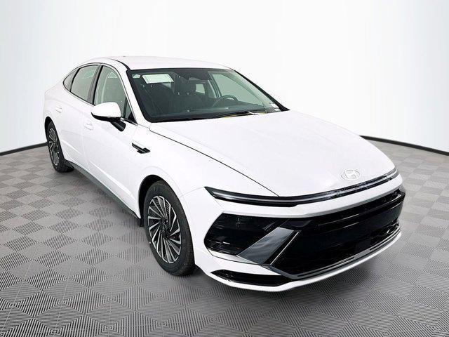 new 2025 Hyundai Sonata Hybrid car, priced at $31,399