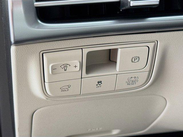 new 2025 Hyundai TUCSON Hybrid car, priced at $40,446