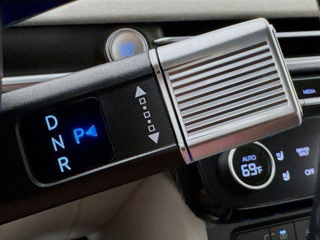 new 2025 Hyundai TUCSON Hybrid car, priced at $40,446