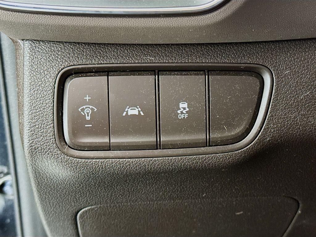 used 2020 Hyundai Santa Fe car, priced at $15,377