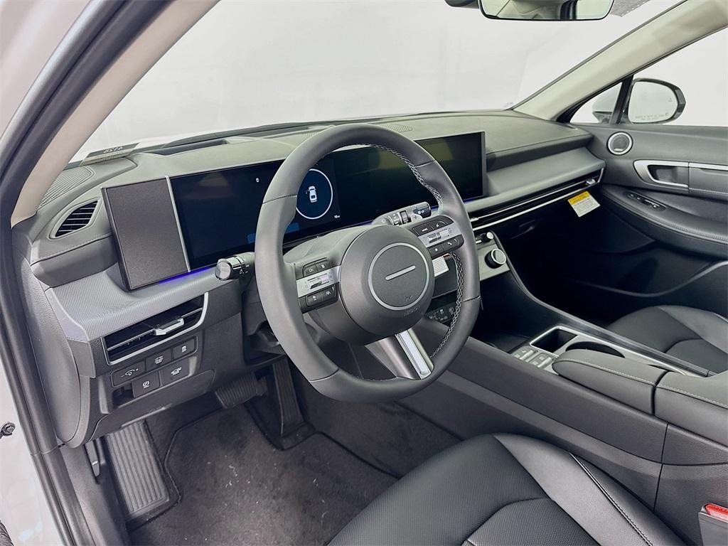 new 2025 Hyundai Sonata Hybrid car, priced at $37,744