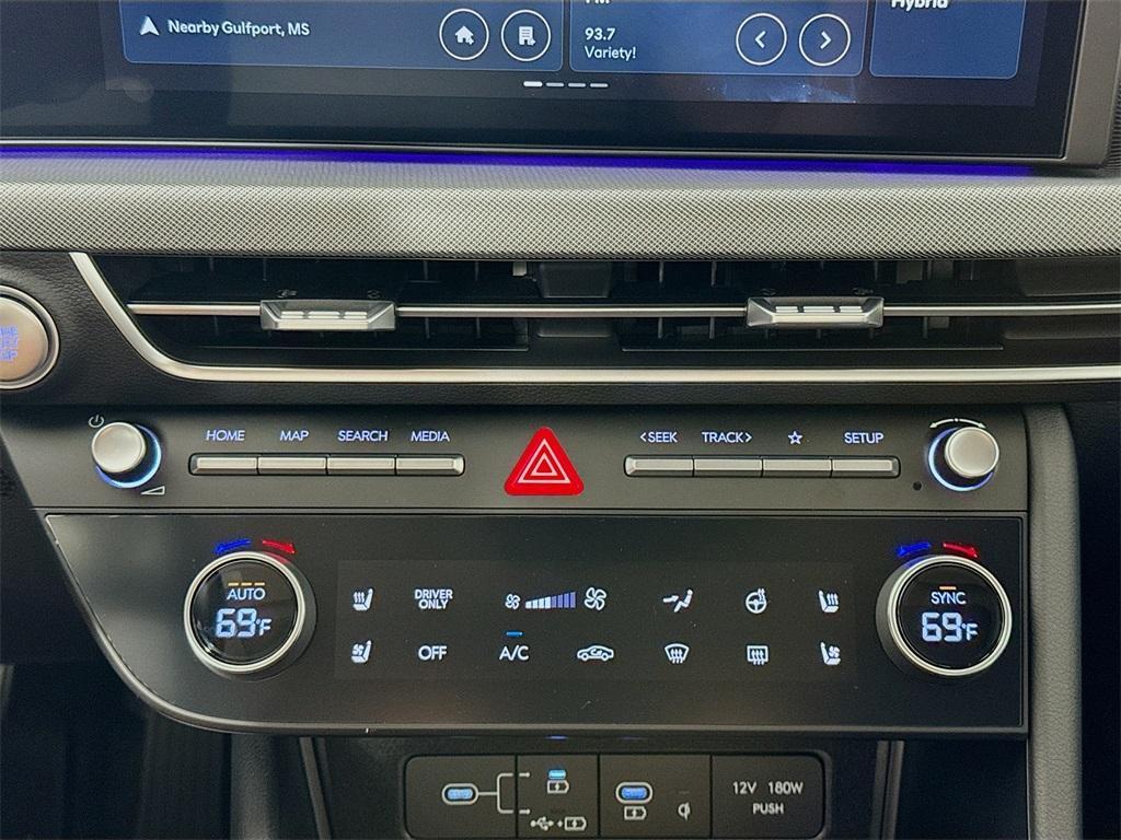 new 2025 Hyundai Sonata Hybrid car, priced at $37,744