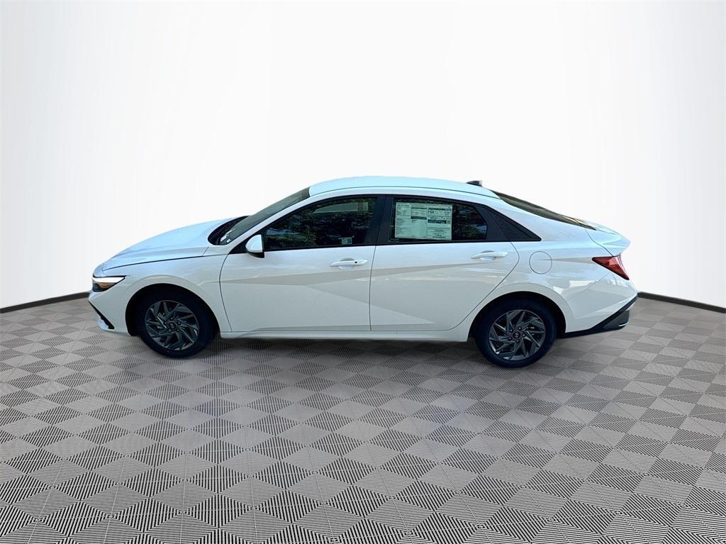 new 2025 Hyundai Elantra HEV car, priced at $23,476