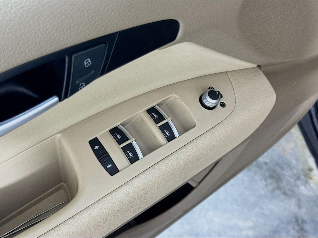 used 2014 Audi Q7 car, priced at $13,051