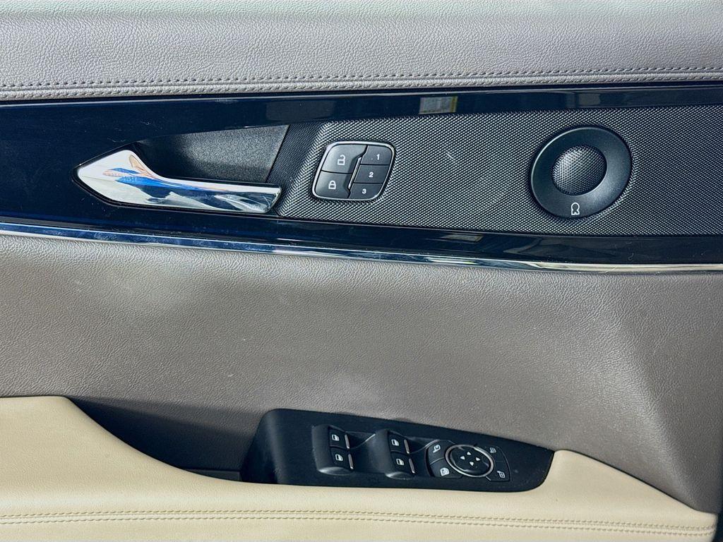 used 2021 Lincoln Nautilus car, priced at $22,340