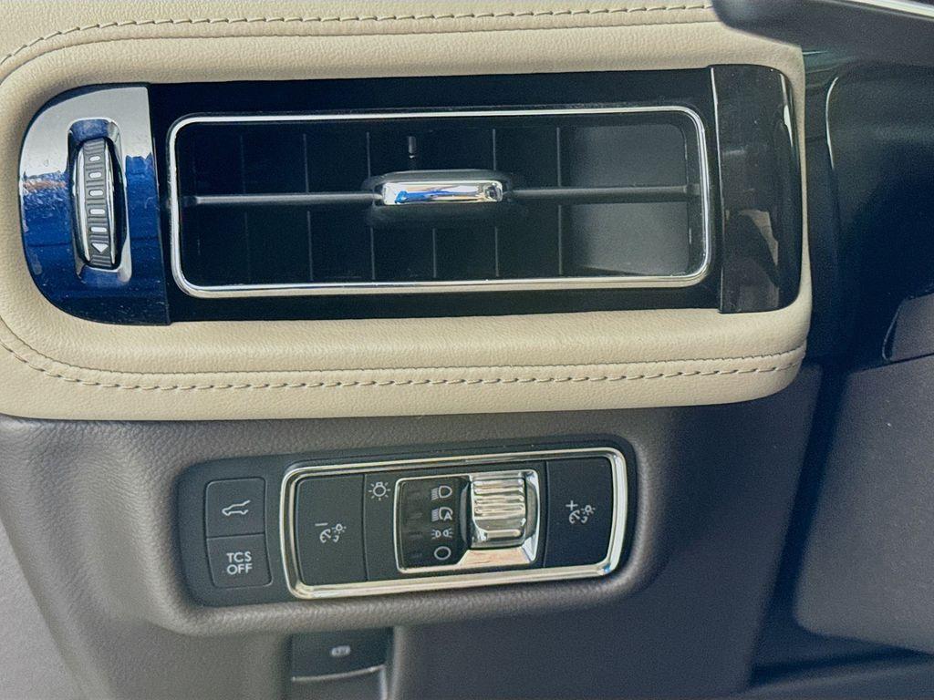 used 2021 Lincoln Nautilus car, priced at $22,340