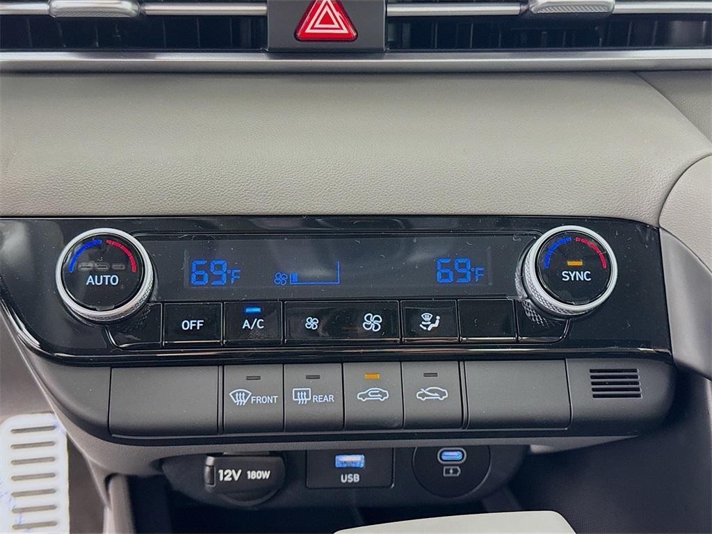 new 2025 Hyundai Elantra car, priced at $23,275