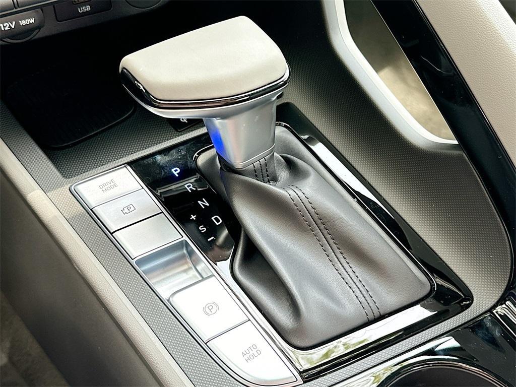 new 2024 Hyundai Elantra car, priced at $22,088
