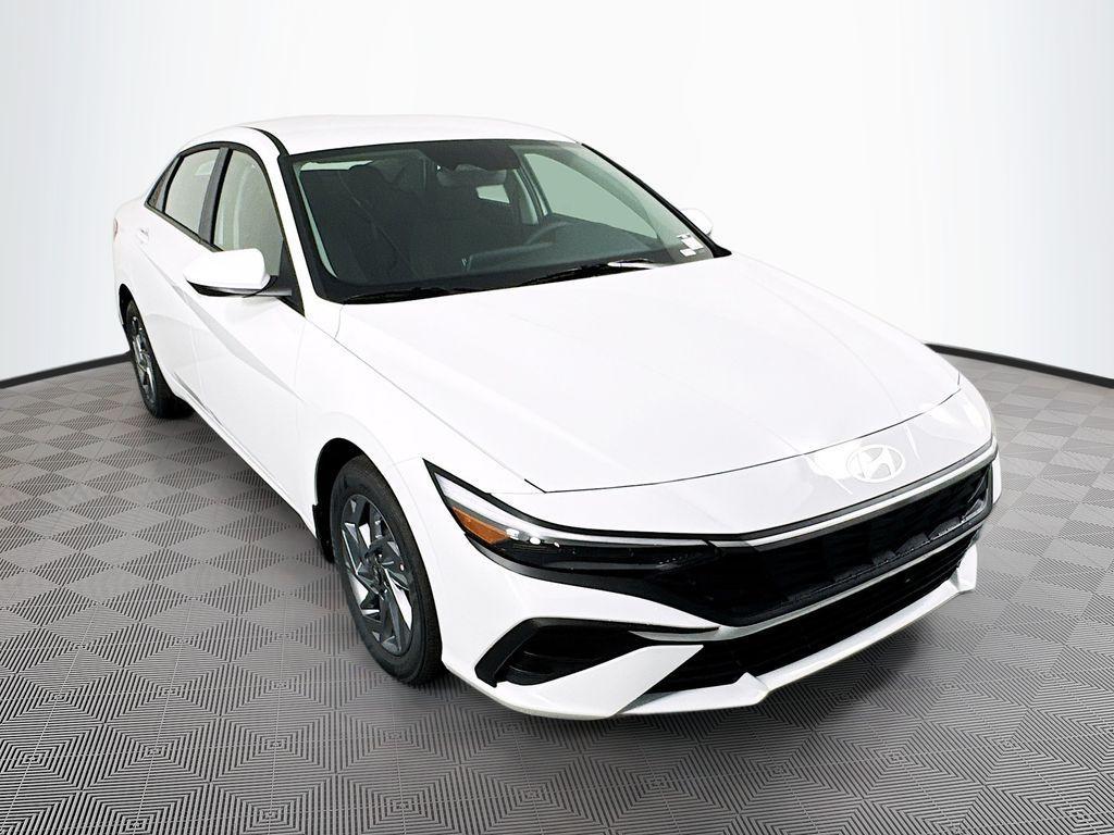 new 2025 Hyundai ELANTRA HEV car, priced at $25,661