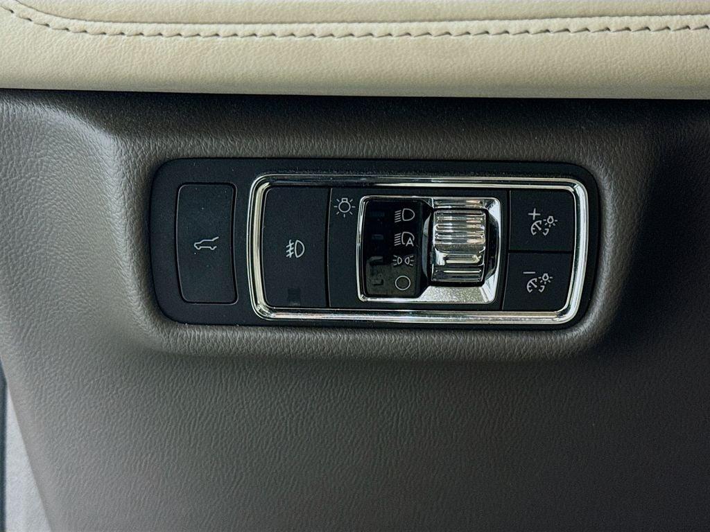 used 2020 Lincoln Aviator car, priced at $29,104