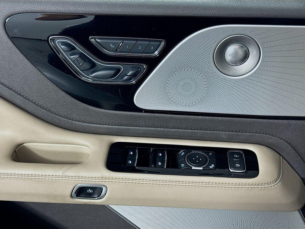 used 2020 Lincoln Aviator car, priced at $29,104