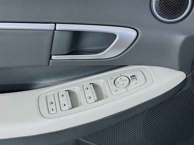 new 2025 Hyundai Sonata Hybrid car, priced at $29,932