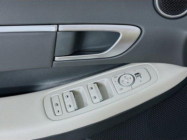 new 2025 Hyundai Sonata Hybrid car, priced at $29,939