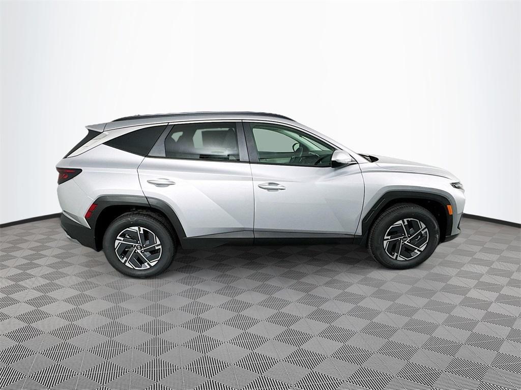 new 2025 Hyundai TUCSON Hybrid car, priced at $33,015