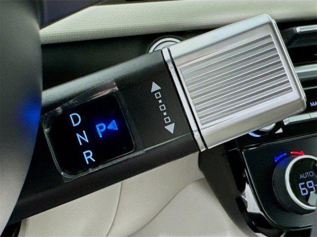 new 2025 Hyundai TUCSON Hybrid car, priced at $33,015