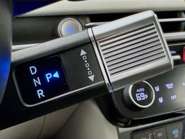 new 2025 Hyundai TUCSON Hybrid car, priced at $40,446