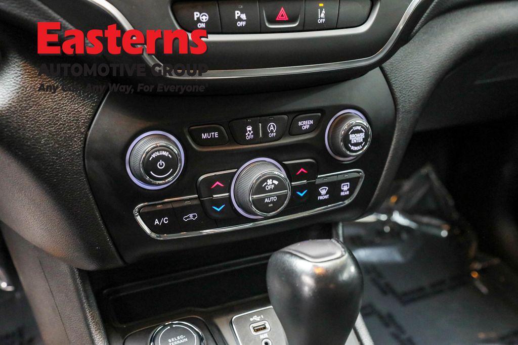 used 2023 Jeep Cherokee car, priced at $21,490