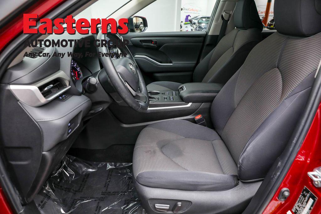 used 2022 Toyota Highlander car, priced at $31,690
