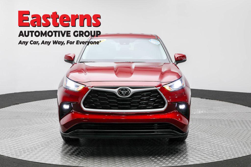 used 2022 Toyota Highlander car, priced at $31,690