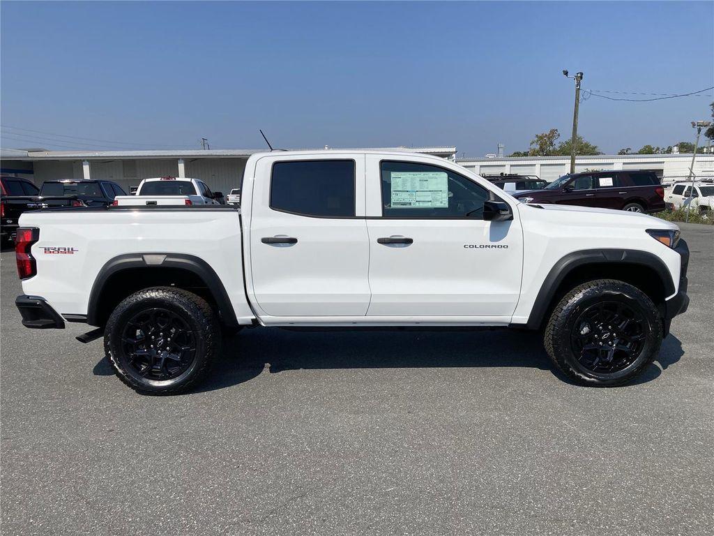 new 2026 Chevrolet Colorado car, priced at $44,000