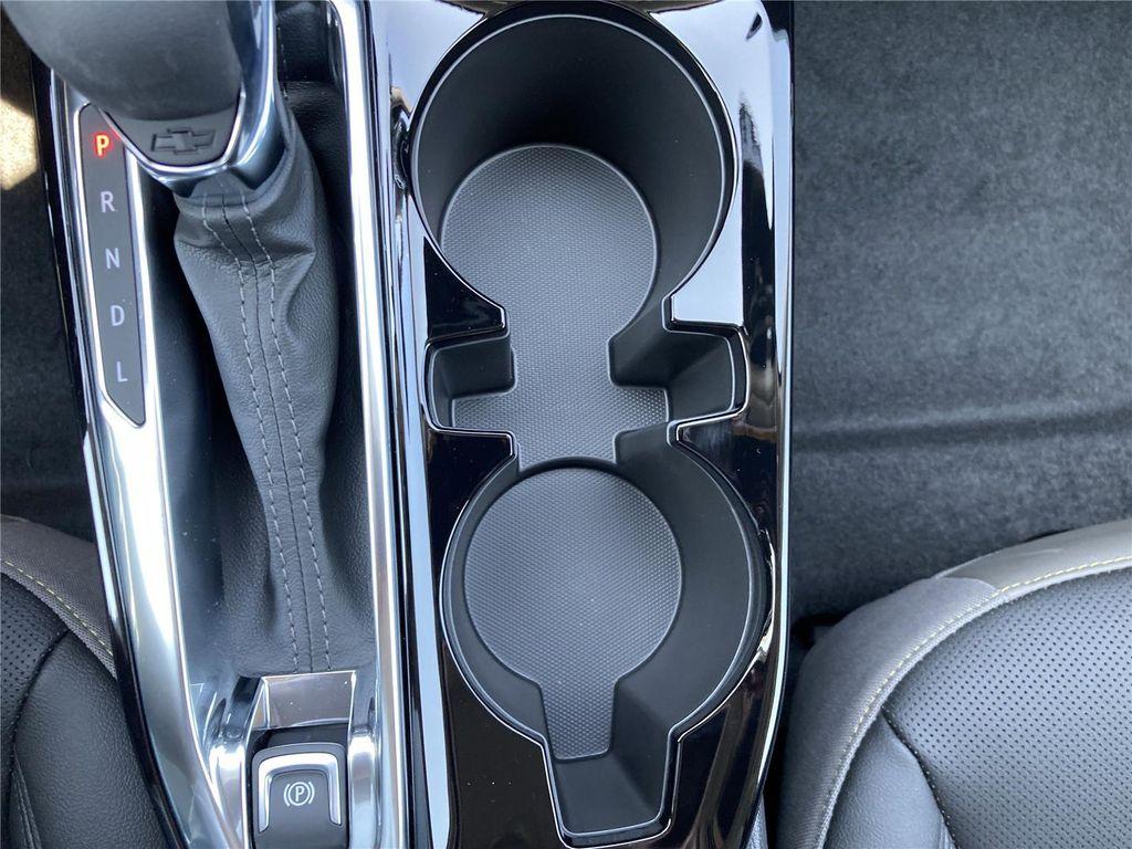 new 2025 Chevrolet Trax car, priced at $27,159
