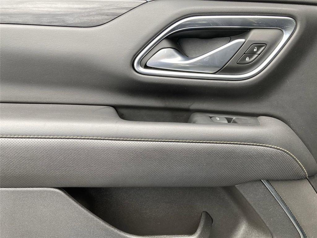 used 2023 GMC Yukon car, priced at $42,599