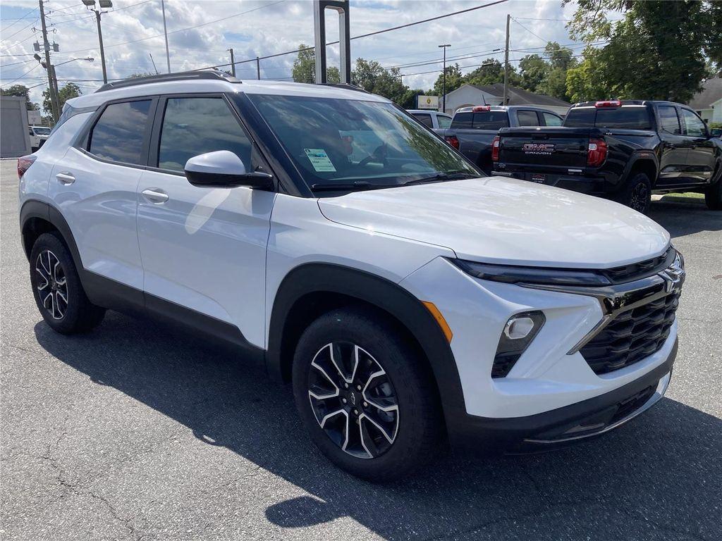 new 2025 Chevrolet TrailBlazer car, priced at $30,945
