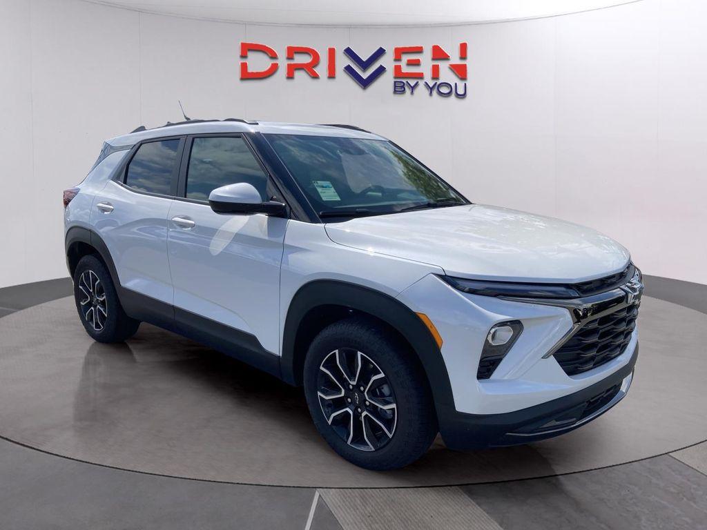 new 2025 Chevrolet TrailBlazer car, priced at $29,195