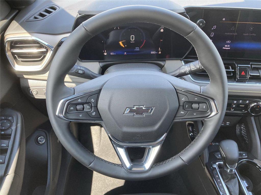 new 2025 Chevrolet TrailBlazer car, priced at $29,195