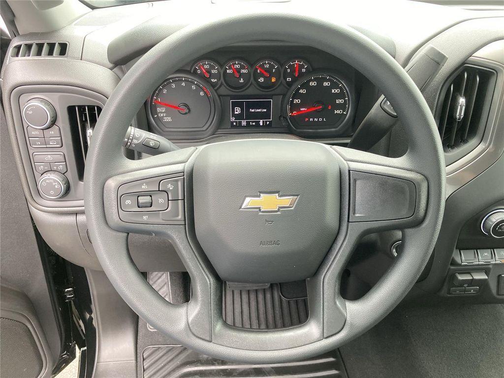 new 2025 Chevrolet Silverado 1500 car, priced at $41,827