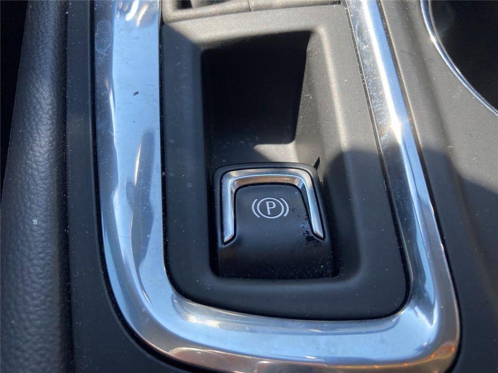 used 2022 Chevrolet Equinox car, priced at $20,399