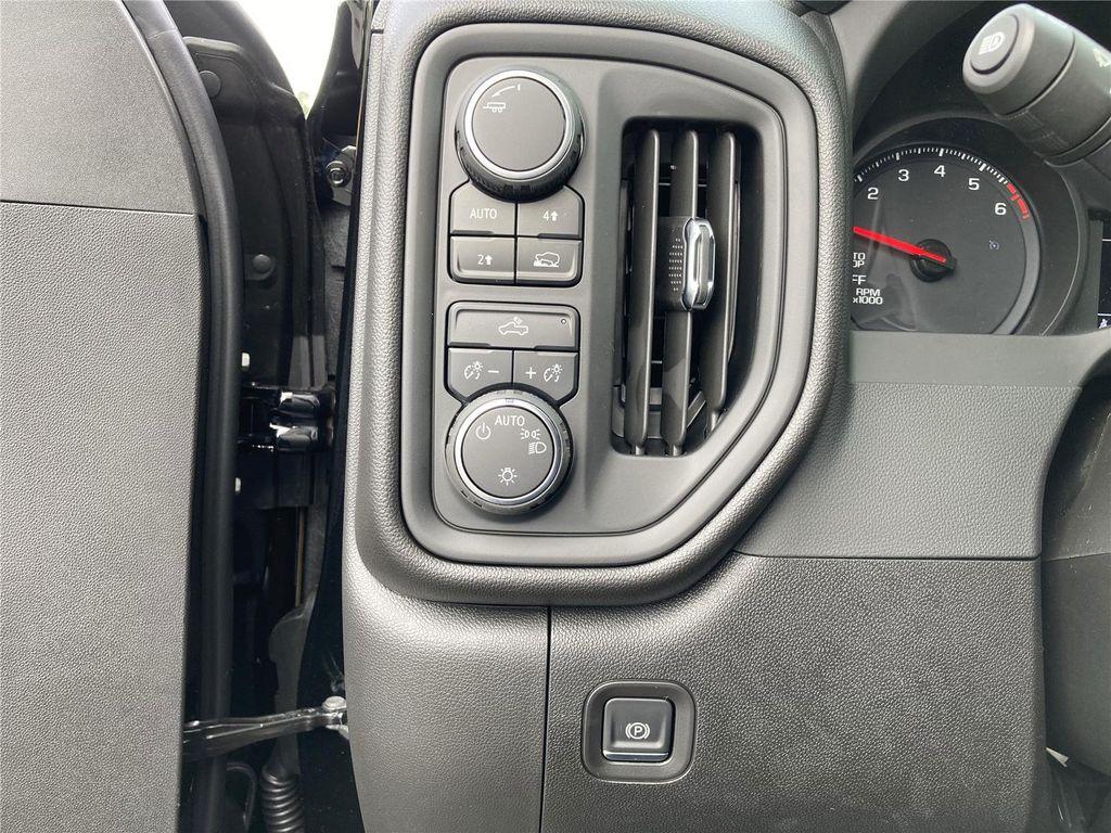 new 2025 Chevrolet Silverado 1500 car, priced at $43,120