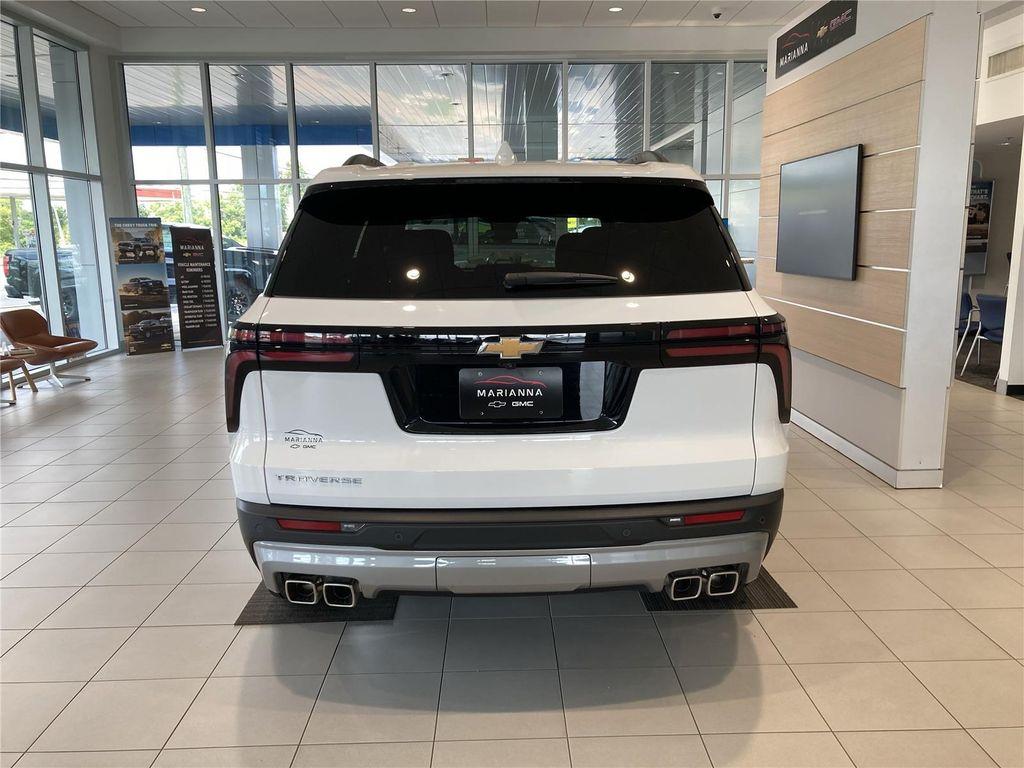 new 2025 Chevrolet Traverse car, priced at $42,681