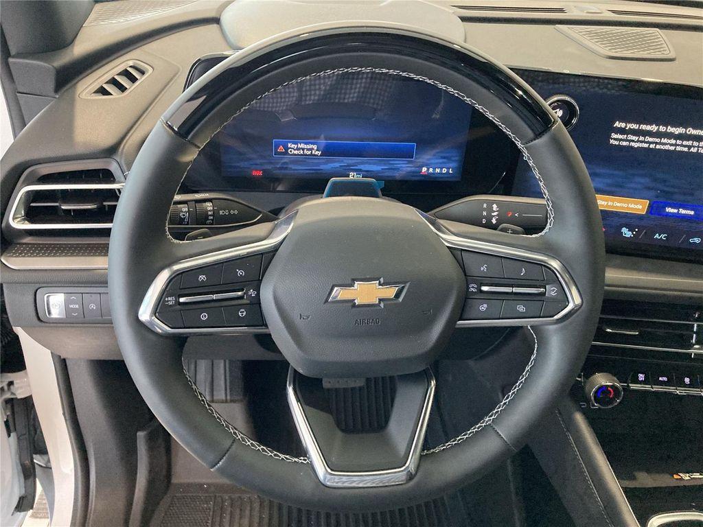 new 2025 Chevrolet Traverse car, priced at $42,681