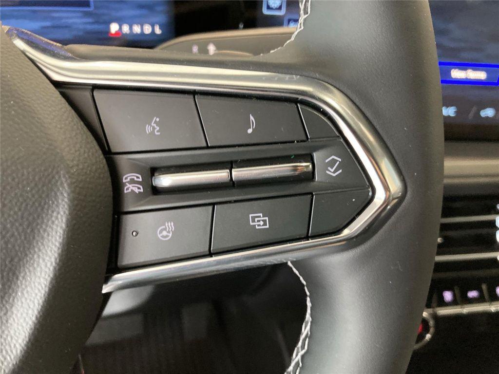 new 2025 Chevrolet Traverse car, priced at $42,681