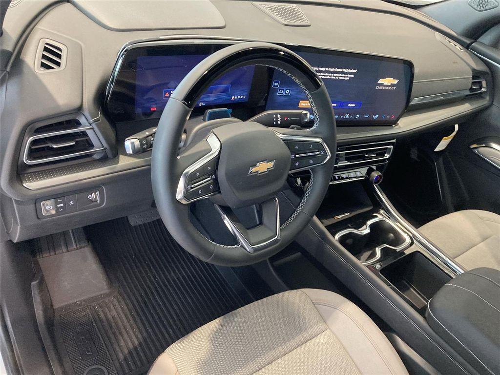 new 2025 Chevrolet Traverse car, priced at $42,681