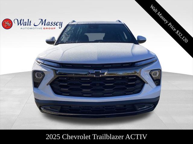 new 2025 Chevrolet TrailBlazer car, priced at $32,120