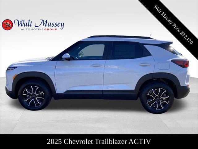 new 2025 Chevrolet TrailBlazer car, priced at $32,120