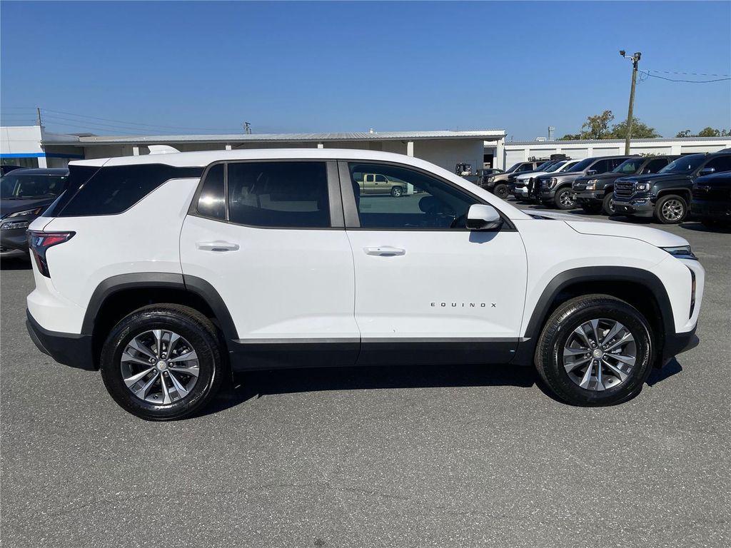 new 2026 Chevrolet Equinox car, priced at $32,390