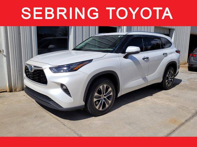 used 2022 Toyota Highlander Hybrid car, priced at $33,000